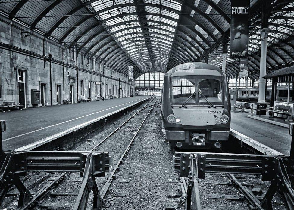 Hull train station platform