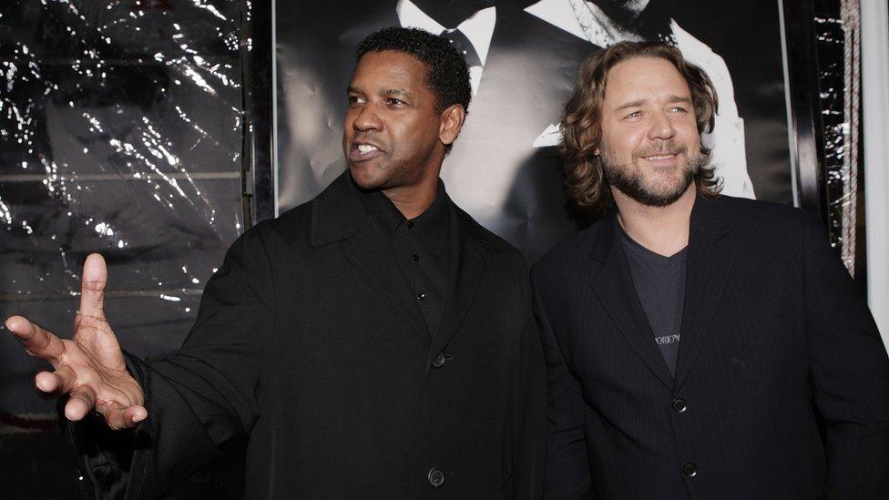 Denzel Washington and Russell Crowe at 2007 premiere of American Gangster