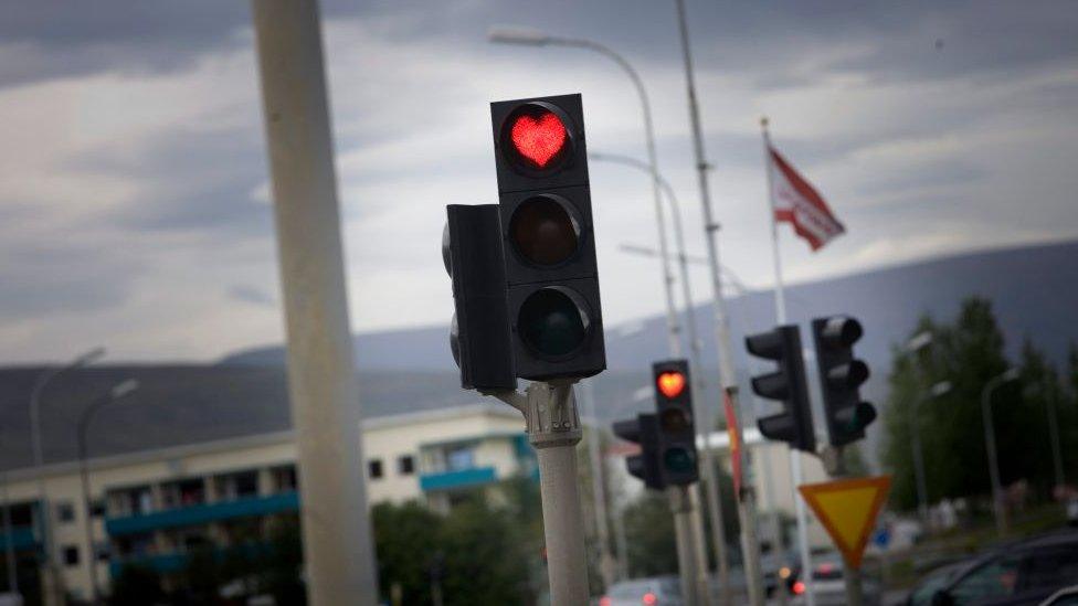 Heart-shaped-red-traffic-light.