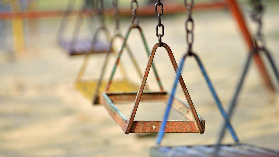 Play swings