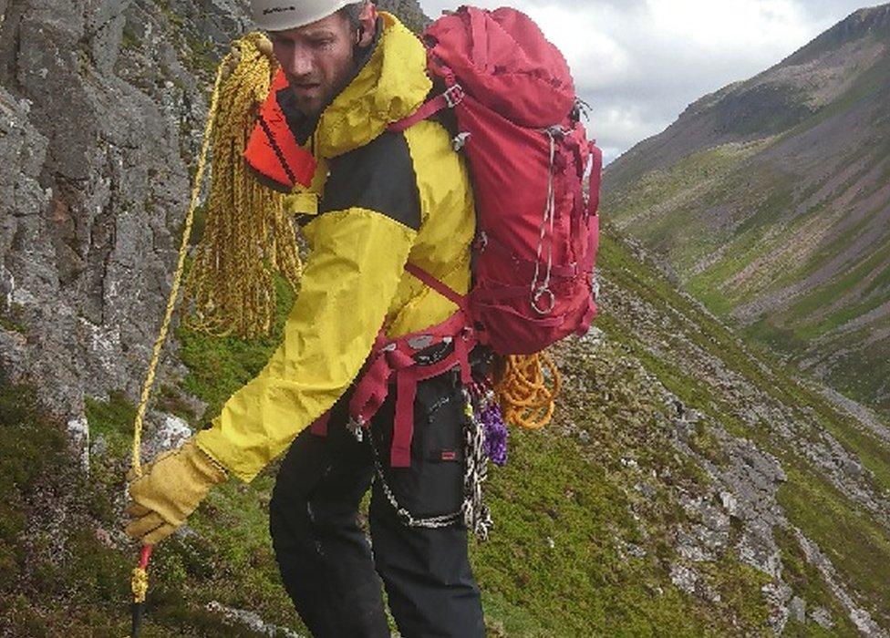 Climber rescued after falling from ridge in Cairngorms - BBC News