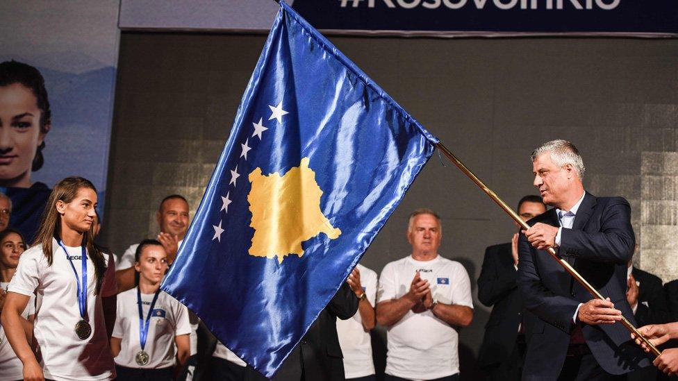 President Hashim Thaci hands Kosovo flag to Olympic team, 29 Jul 16