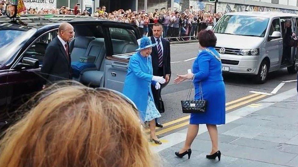 The Queen in Strathclyde getting out of a car