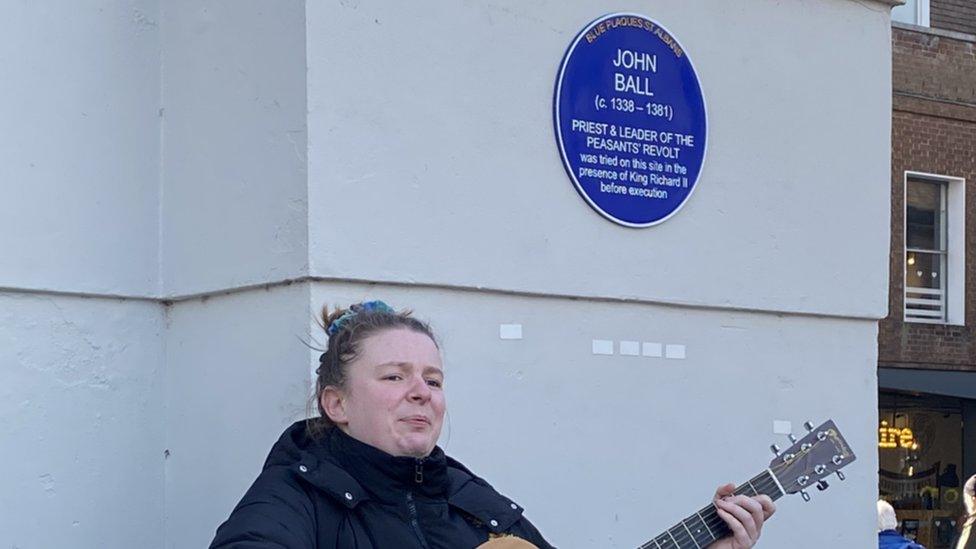 Folk singer Lizzy Hardingham sang a rendition of the John Ball song at the ceremony on 25 February