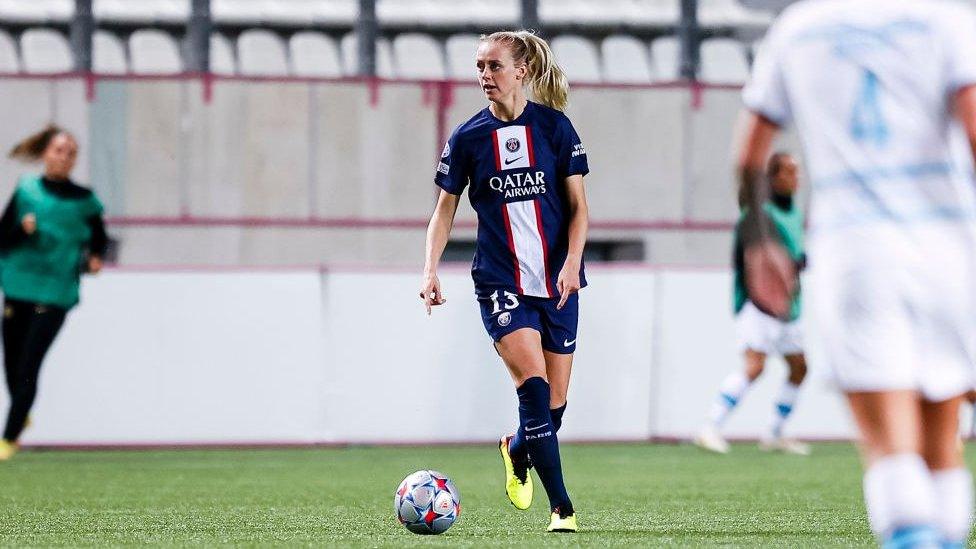 Amanda Ilestedt playing for PSG