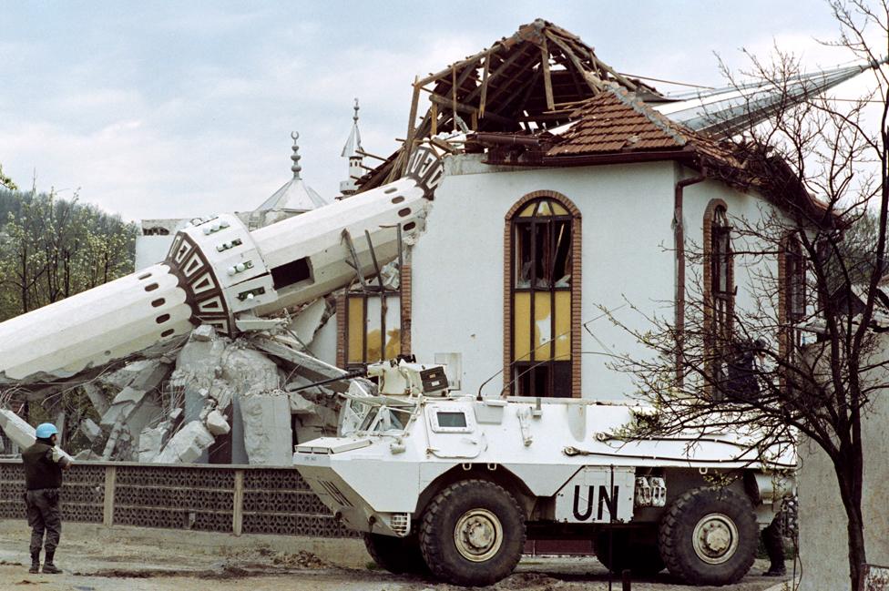 Destroyed mosque in Ahmici, central Bosnia, 27 Apr 93