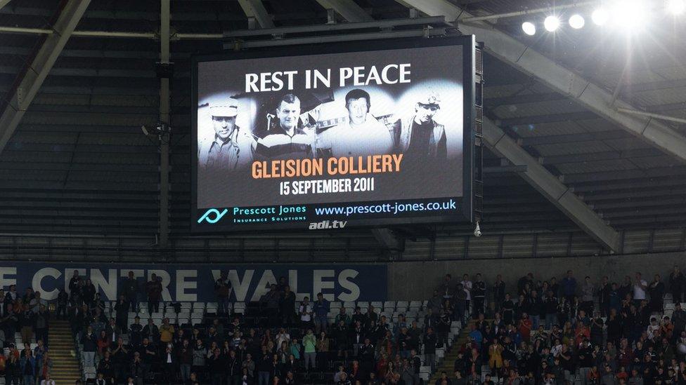 Swansea City v Millwall Gleision tribute