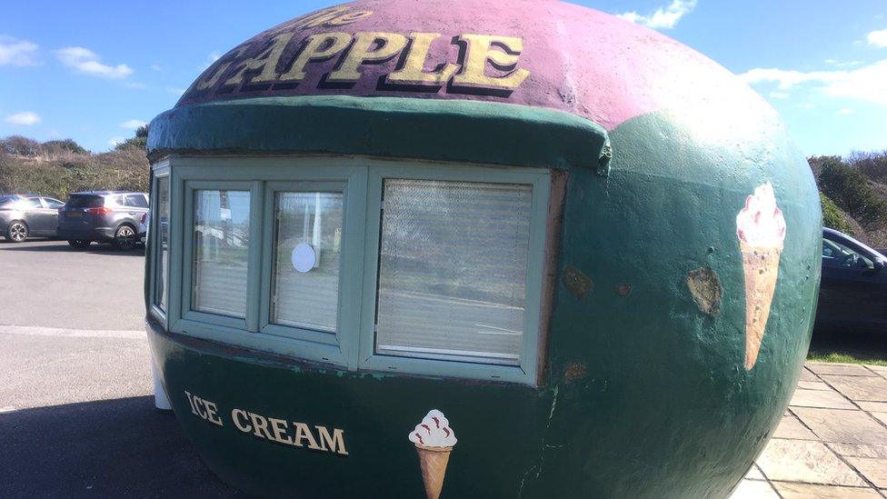 The Big Apple kiosk, Swansea