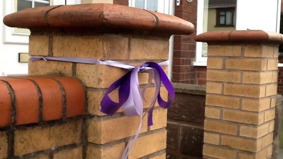 People have tied a purple ribbon to support a campaign to find Kayleigh Haywood