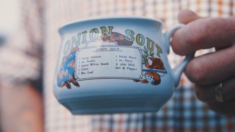 Onion soup mug