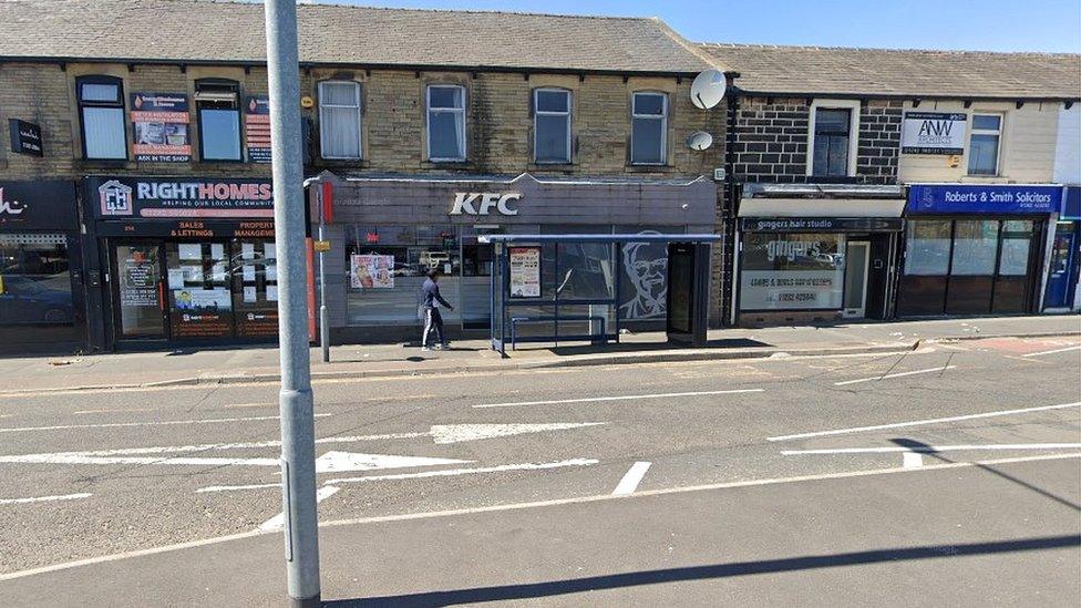 kfc store in colne road