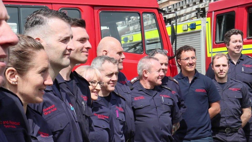 Staff Gwasanaeth Tân ac Achub De Cymru