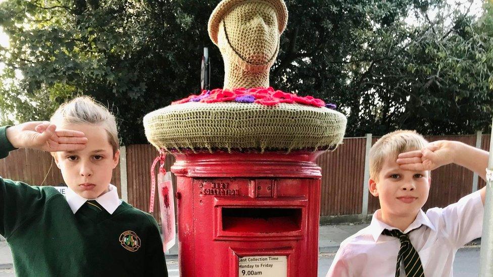 Post box topper