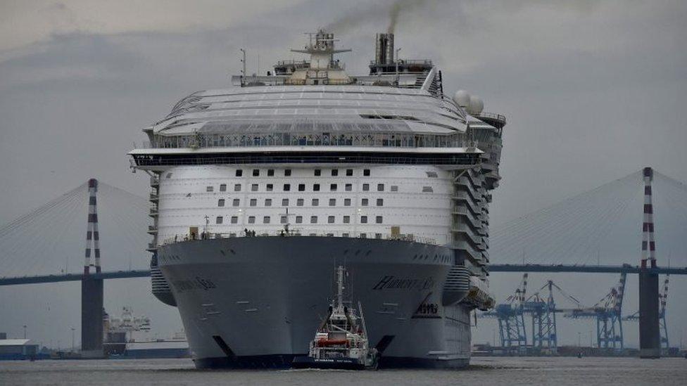 Harmony of the Seas passes by the Saint-Nazaire's bridge. Photo: 10 March 2016