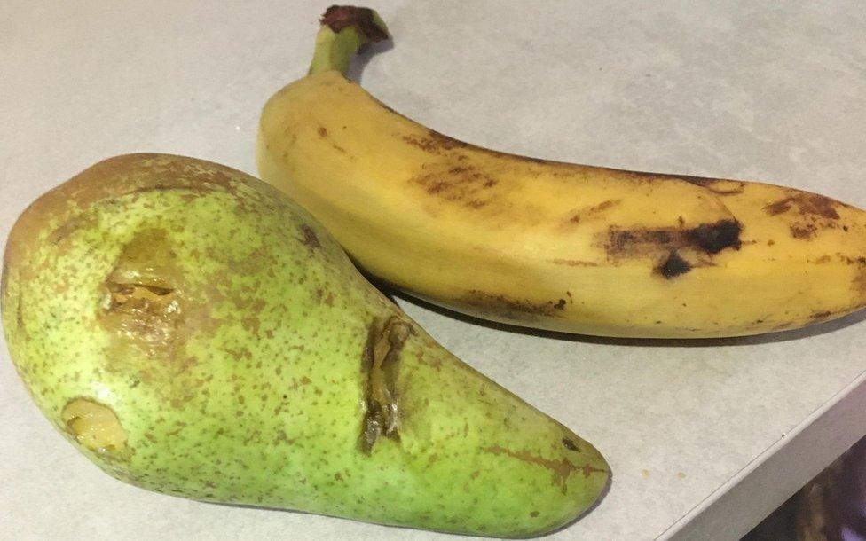 Bruised pear and banana