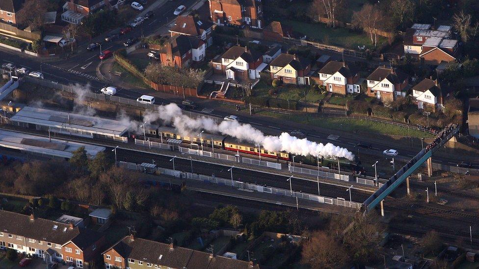 Flying Scotsman passes through Potters Bar