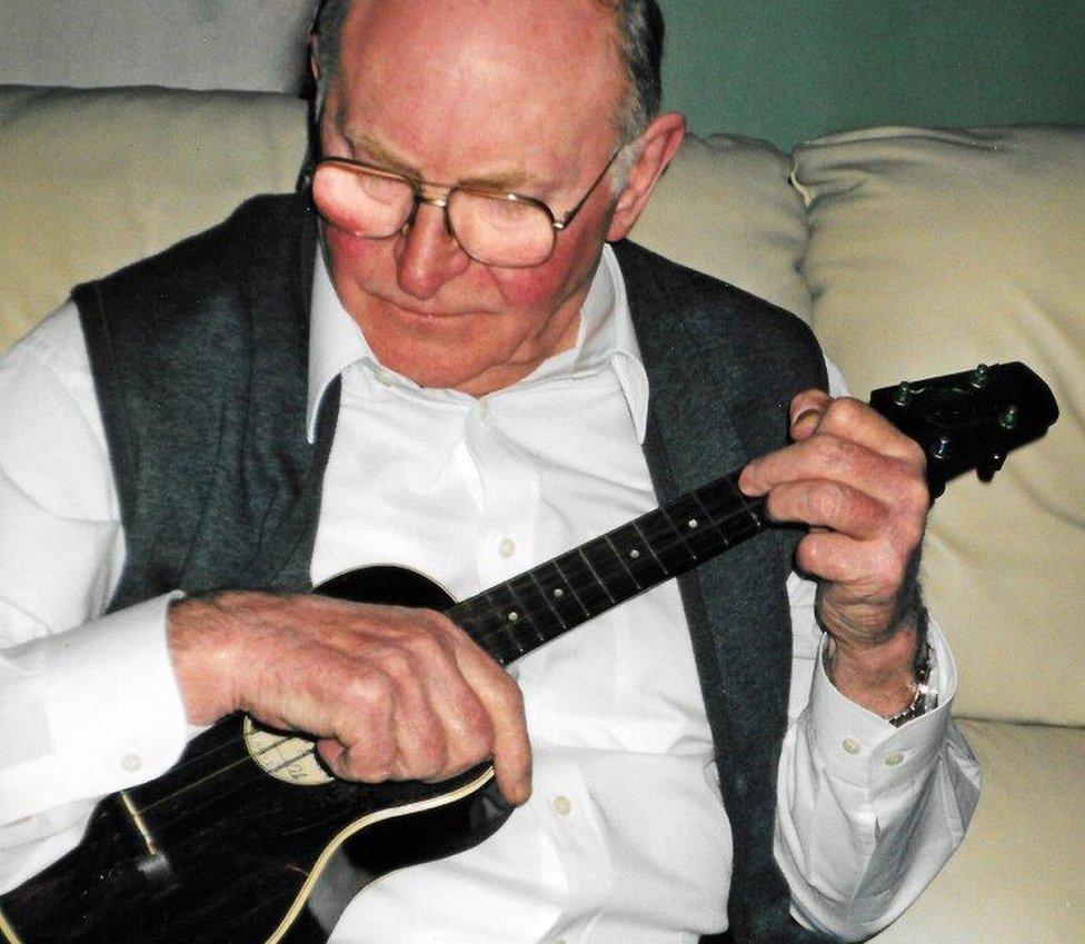 George Johnson playing the Keech ukulele used by Formby in his 1935 film No Limit