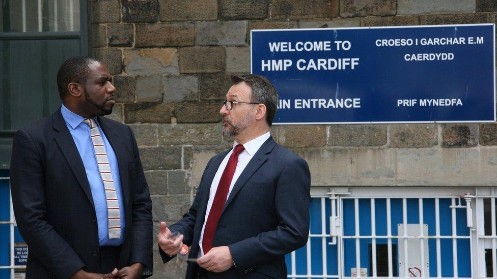 David Lammy MP (l) with Cardiff prison governor Darren Hughes (r)