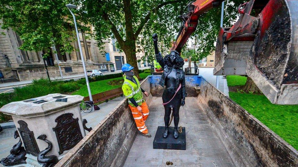 The sculpture of Jen Reid in a lorry