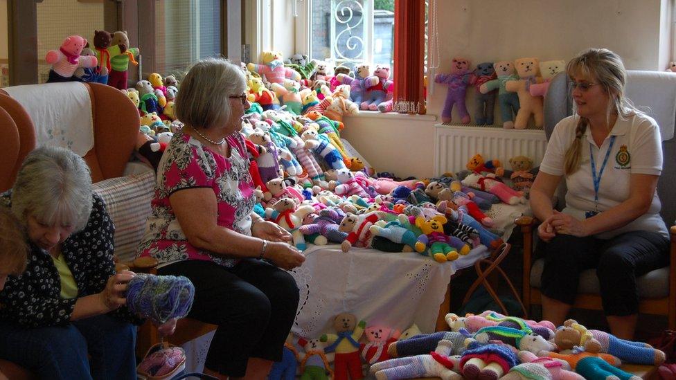 Pontyclun’s Yarnmongers knitting group making trauma teddies