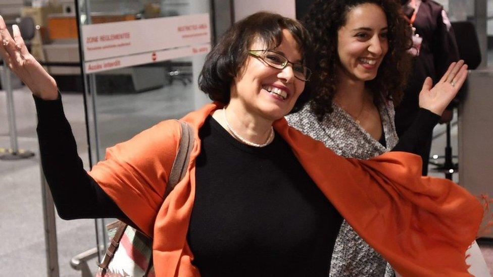 Iranian-Canadian professor Homa Hoodfar smiles as she arrives in Montreal on Thursday, Sept. 29, 2016.