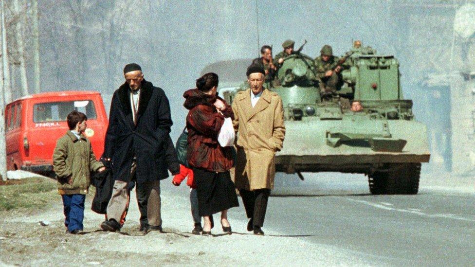 Ethnic Albanian refugees fleeing Kosovo in 1999