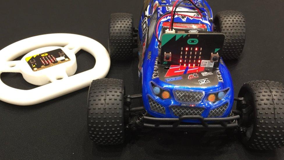 Micro Bit electronic car