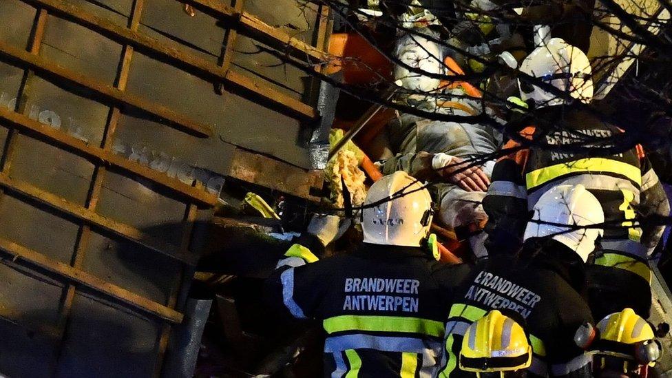 Man rescued from building at the Paardenmarkt in Antwerp on 15 January 2018.