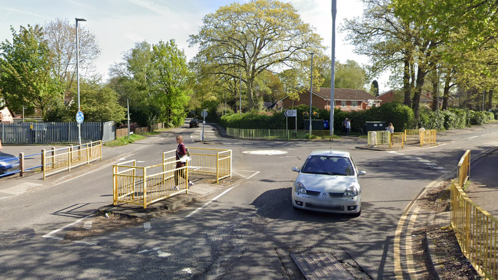 California Cross junction in Finchampstead