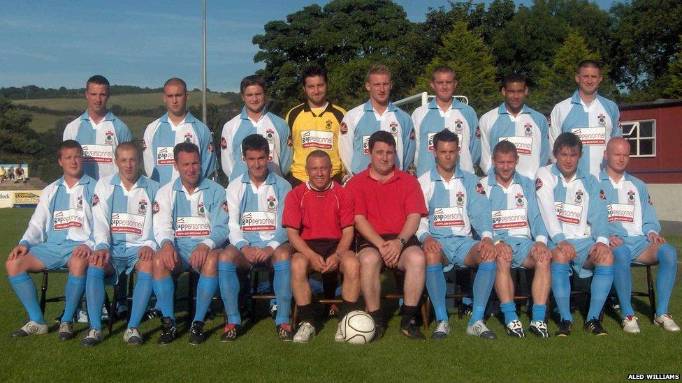 Tîm Bae Colwyn yn nhymor 2005-06