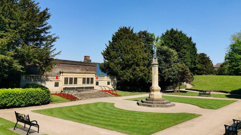 War memorial in Argents Mead