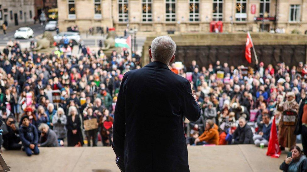 Jeremy Corbyn addresses rally