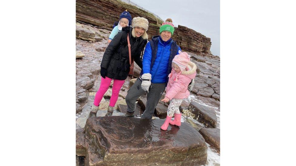 family-who-found-dinosaur-print-on-beach