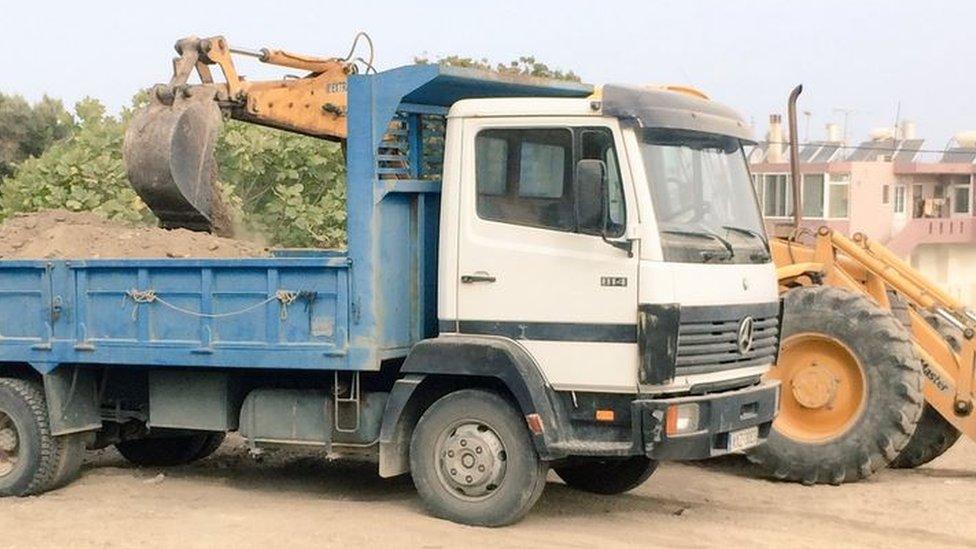 Tipper truck