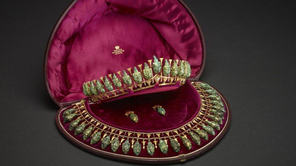 Lady Granville’s beetle parure and case