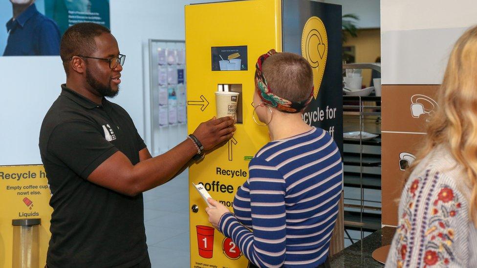 A recycling reward machine