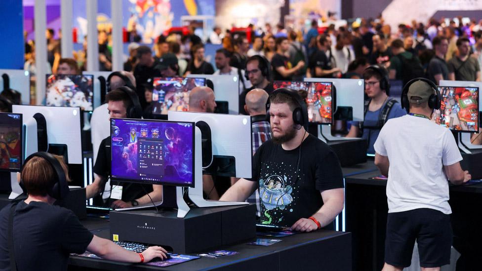 Gamers at Gamescom