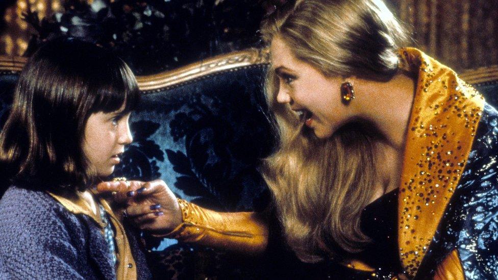 Mara Wilson and Kathleen Turner in A Simple Wish