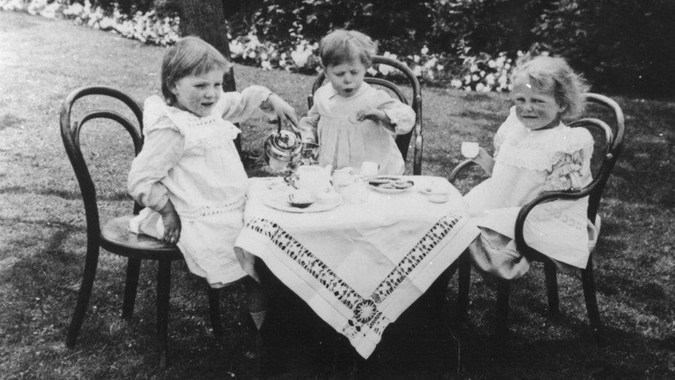 children have afternoon tea