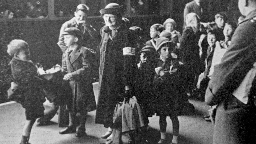 Children travelling on the Kindertransport.