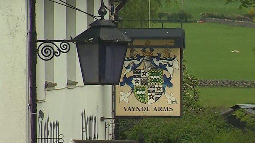 Y Vaynol Arms, Pentir