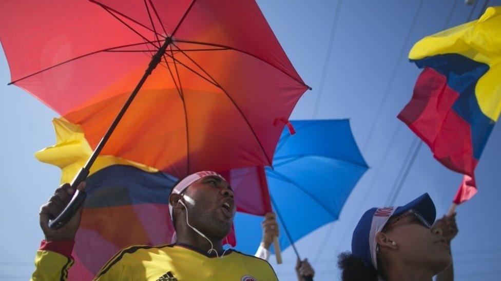 Demonstrators yell "No to the plebiscite" in protest over the government's peace deal with the Revolutionary Armed Forces of Colombia (FARC), to be signed on Monday in Cartagena (26 September 2016)