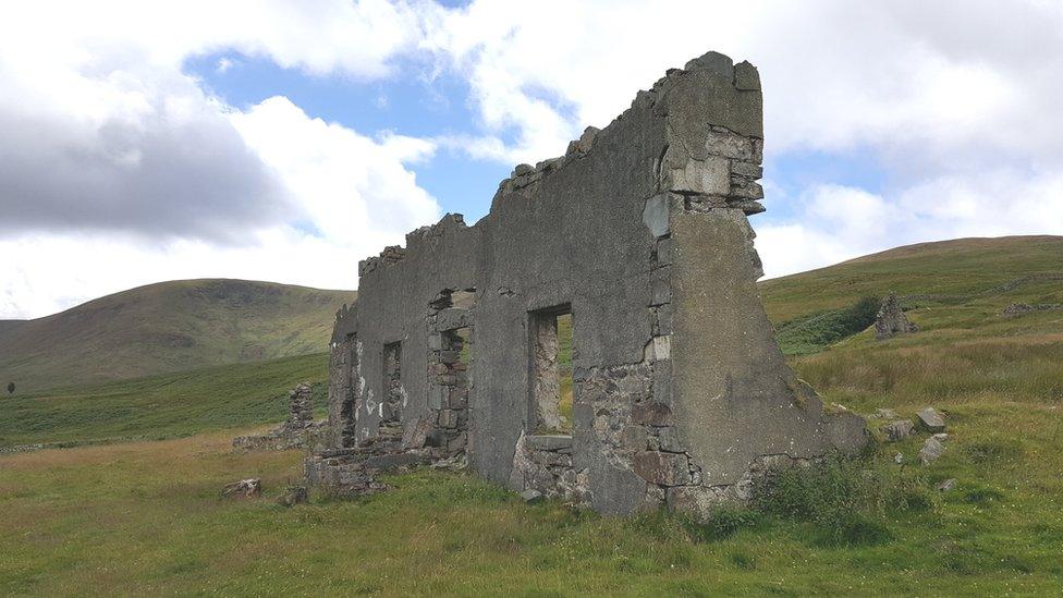 Crumbled building