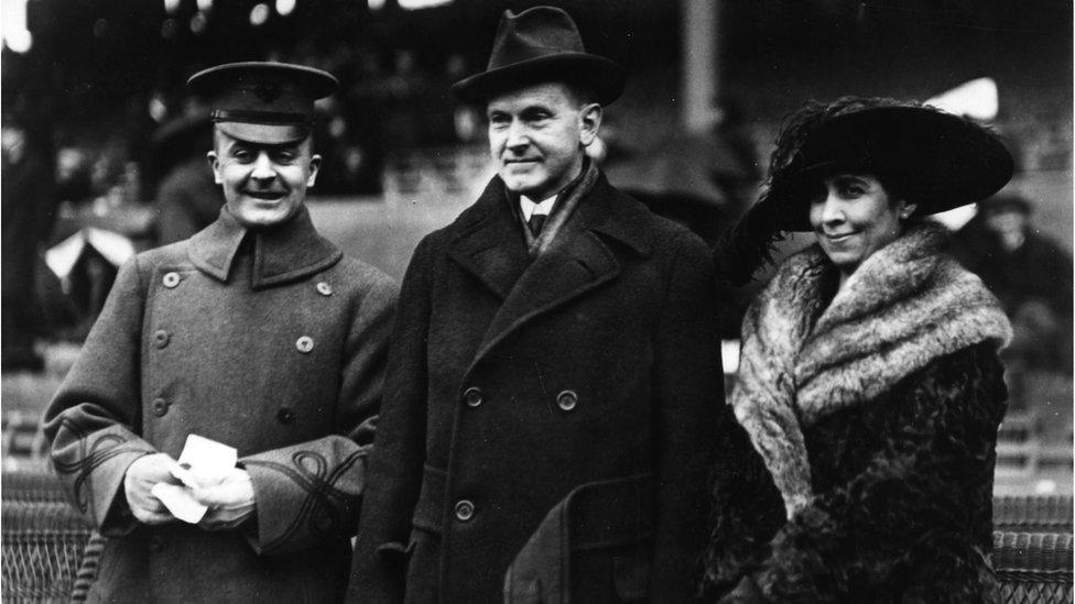 Calvin Coolidge (centre)