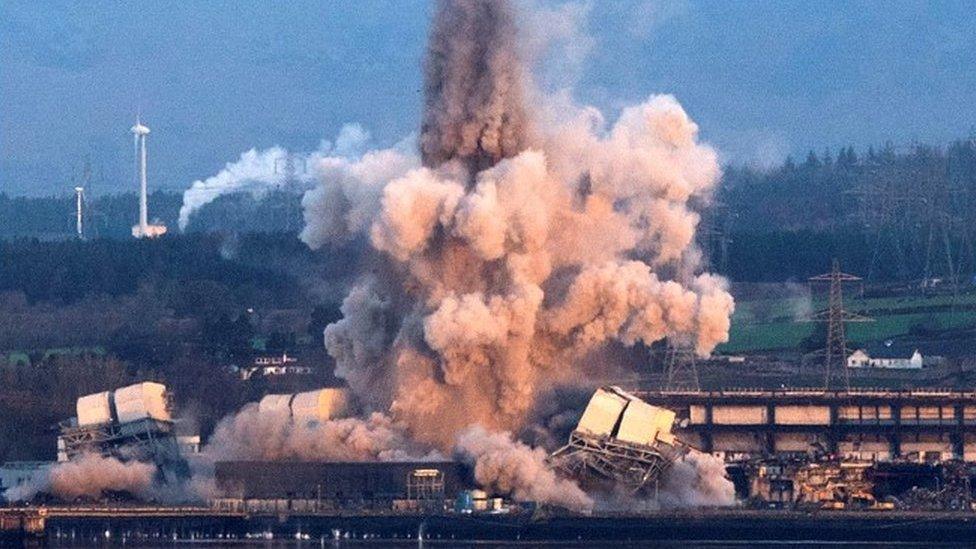 Longannet chimney being blown up