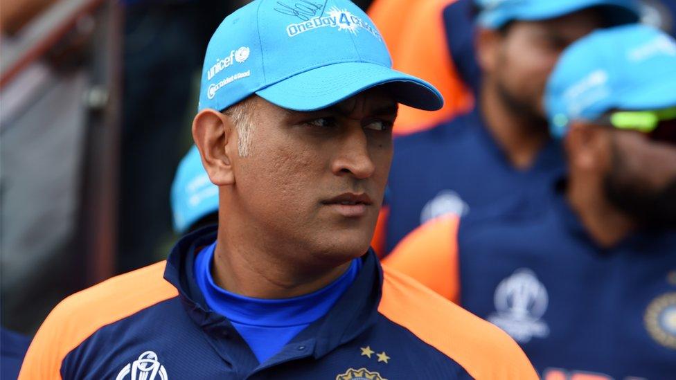 Dhoni failed to help India chase down England's 337