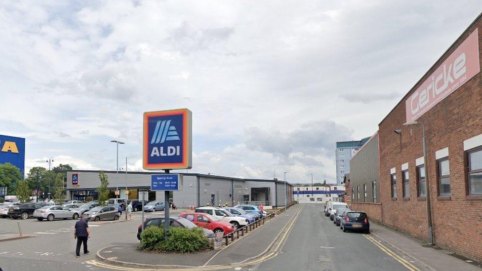 Aldi car park on Dean Street in Ashton-Under-Lyne