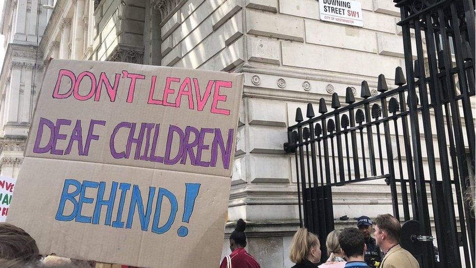 Campaigners deliver petition to Downing St