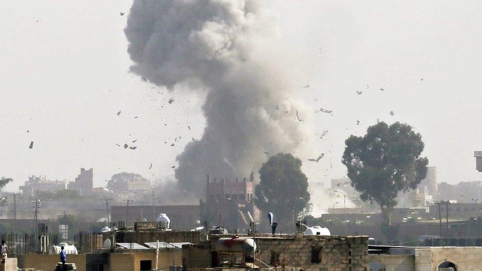 Smoke rises above Sanaa, Yemen following a Saudi-led coalition air strike targeting a Houthi rebel position (31 August 2016)