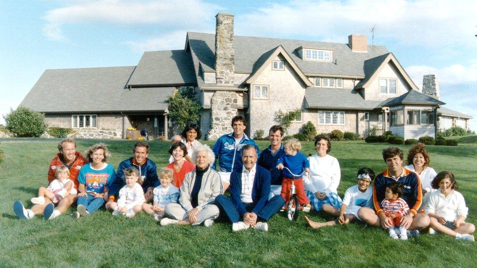 Portrait of the Bush family in front of their Kennebunkport, Maine August 24, 1986.